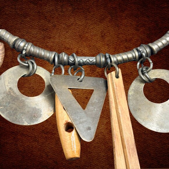 Vintage Brass & Wood Statement Necklace with Geometric Patterns - Picture 4 of 5